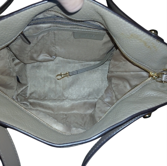 Michael Kors Shoulder Bag Taupe Pebbled Leather Purse - Picture 5 of 12